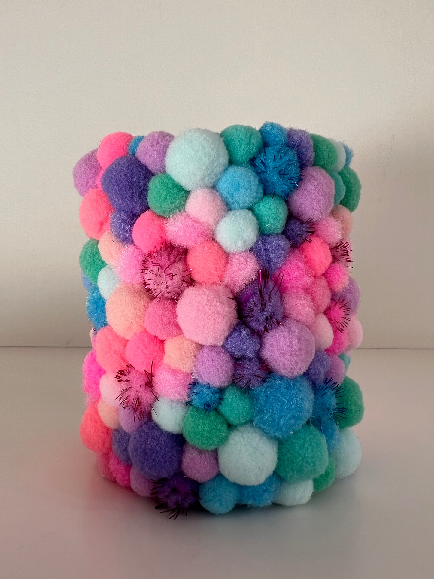pom-pom mini vase/pencil holder/brush holder