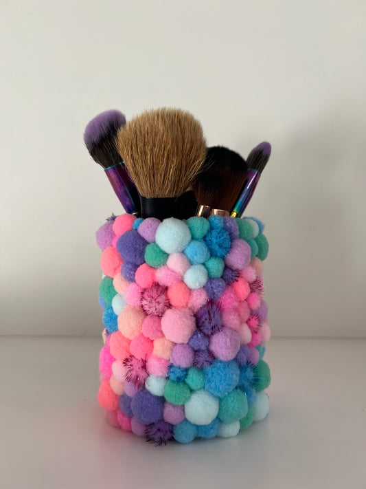 pom-pom mini vase/pencil holder/brush holder